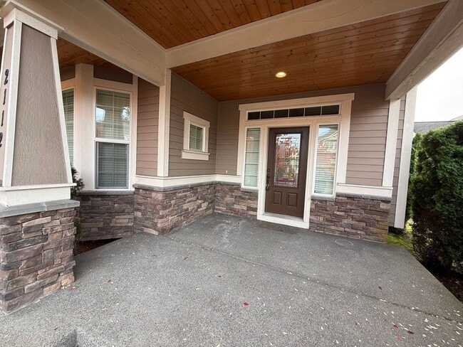 Photo - Stunning large 3 bedroom plus bonus rooms ...