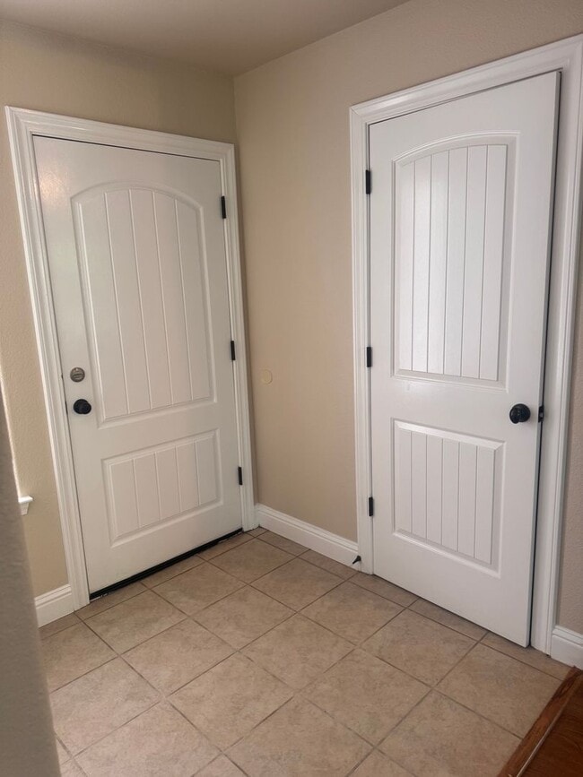 Photo - Charming 3 Bed/ 2 Bath Home. AVAILABLE NOW!!!!