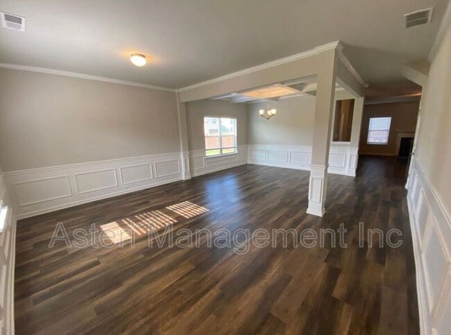 Photo - 300 Ousley Way