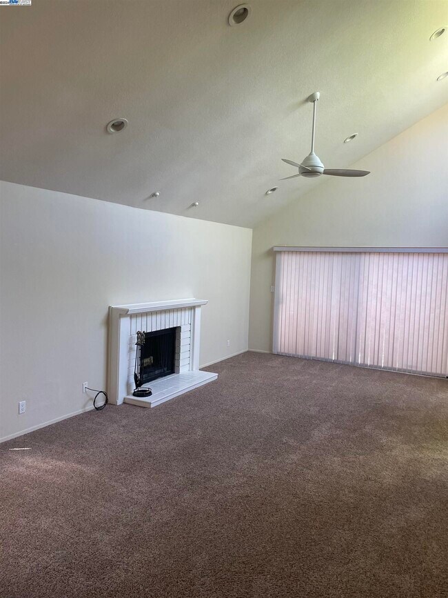 7588 Ivy Ct Condo Condo for Rent in Pleasanton, CA