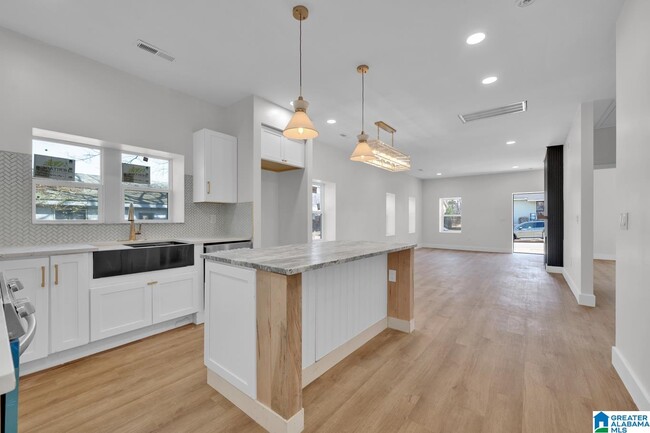 Photo - 1720 34th Pl N