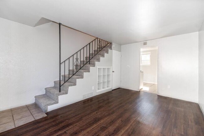 Photo - 1119 Akron St