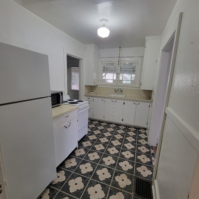 Photo - 638 W Madrone St Unit 638