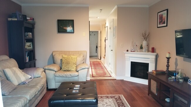 Building Photo - 292 Woodhaven Drive Unit 9D