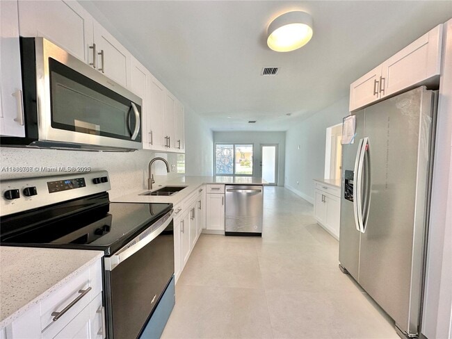 Building Photo - 12127 NE 7th Ave Unit 1 Rental