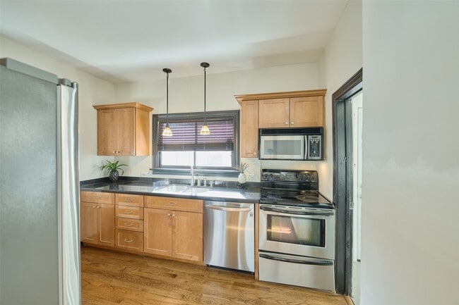 Photo - 1111 Rutland St