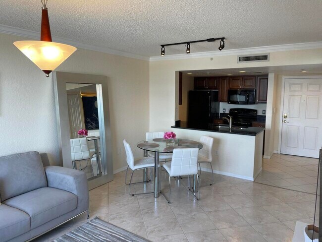 Photo - 1801 N Flagler Dr Unit 818 (Seasonal)