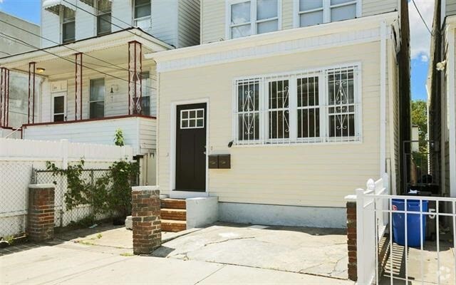 Building Photo - 213 Nunda Ave Rental