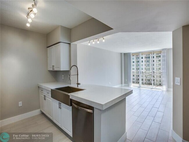 Photo - 1040 Seminole Dr Unit 1152
