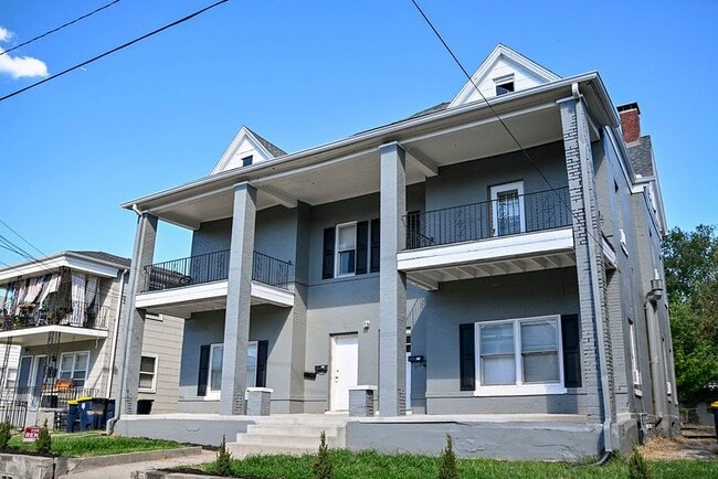 Building Photo - 319 Olive St Unit 315 1N