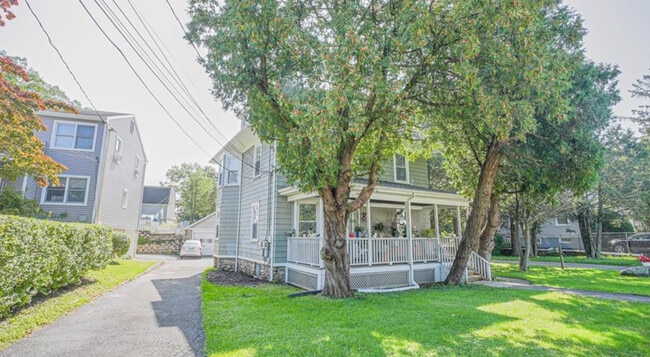 Photo - 240 Flax Hill Rd