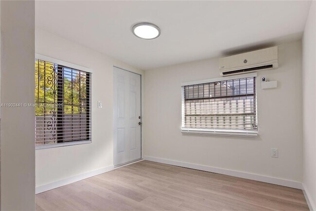 Photo - 218 SW 6th Ave