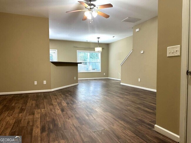 Photo - 538 Oakside Pl