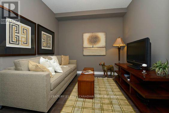 Photo - 330 Ridout St N Unit 1304