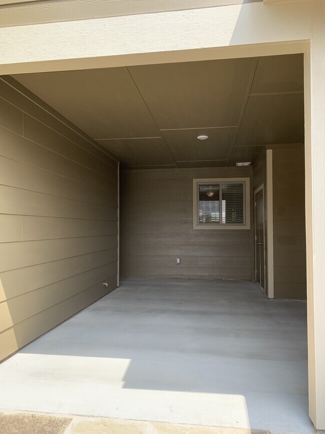 7607 Stonehollow