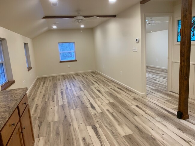 Photo - 2028 Store Rd