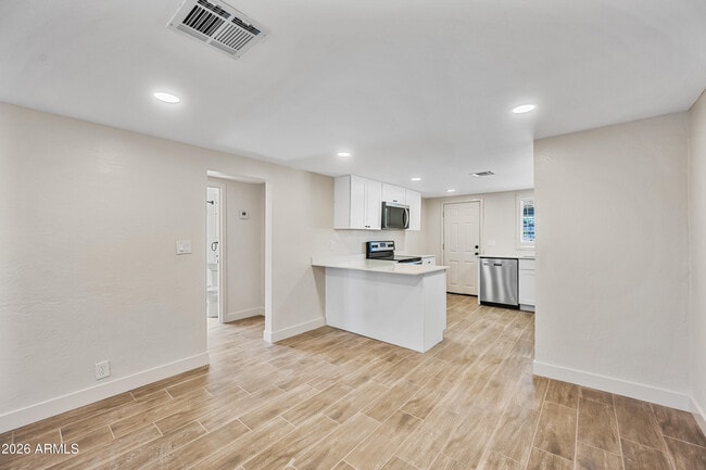 Photo - 750 W 1st Pl