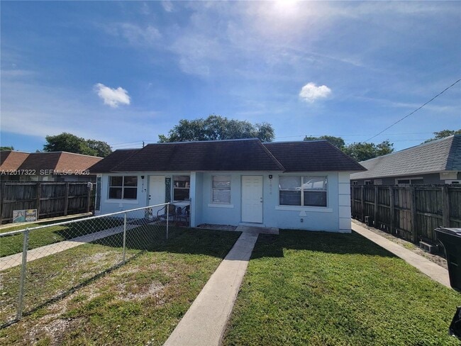 Building Photo - 1414 NW 8th Ave Unit 1