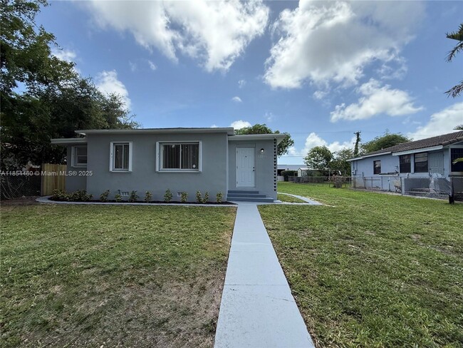 Building Photo - 12235 NE 12th Pl Rental