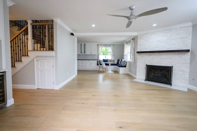 Photo - 2107 Dufour Ave