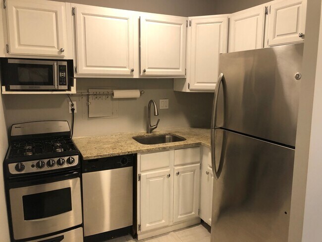 Photo - 300 M St SW Unidad N102