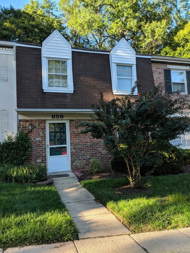 Regent Square Townhouse, Rockville MD - Regent Square Townhouse, Rockville MD