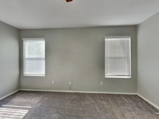 Building Photo - 1733 Vineridge Ln Rental