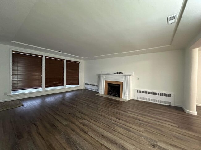 Photo - 922 N Washington St