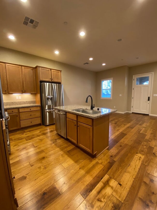 Photo - Livermore 3BD/2.5BA Townhouse in Great Neighborhood!