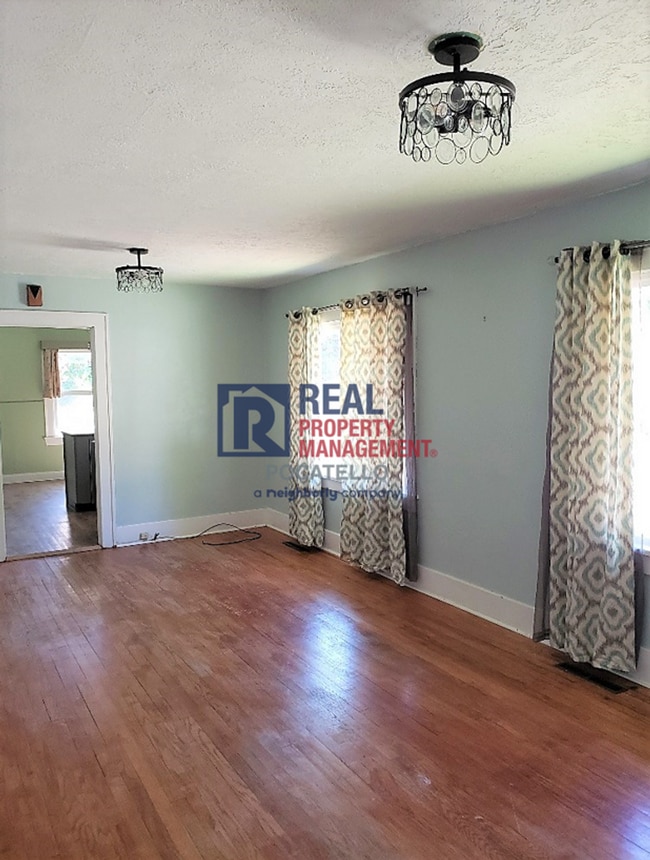 Photo - 605 S 11th Ave Unidad UPSTAIRS