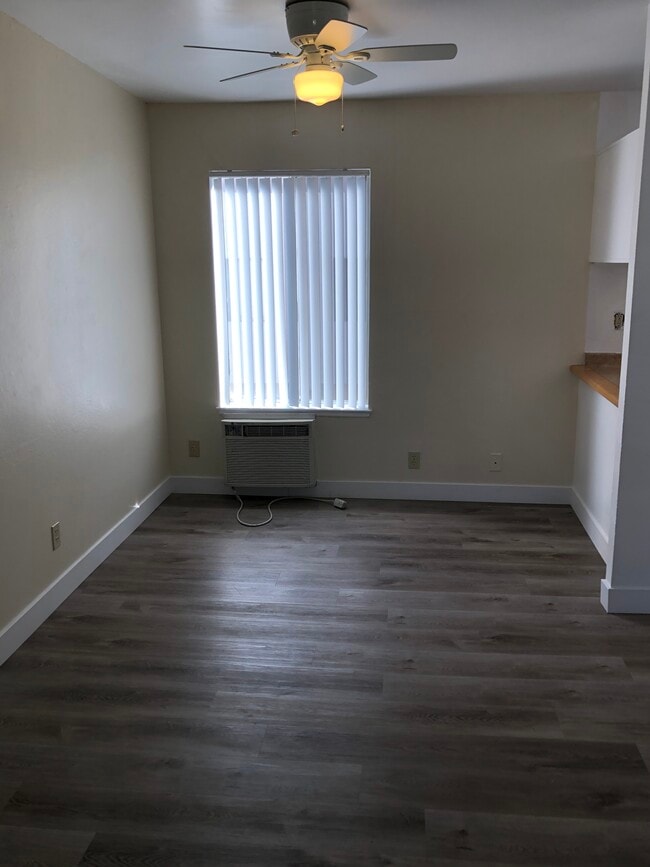 Photo - 13000 Dronfield Ave