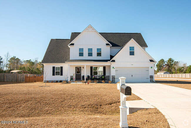 Building Photo - 704 Peyton's Lake Ln Rental