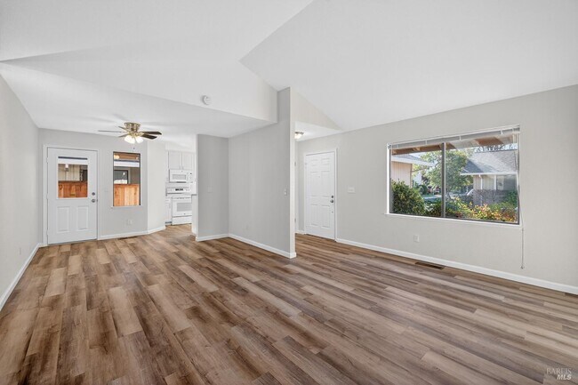 Photo - 663 Spring Ln