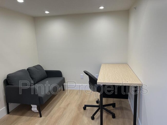 Photo - 8719-8110 110 St NW