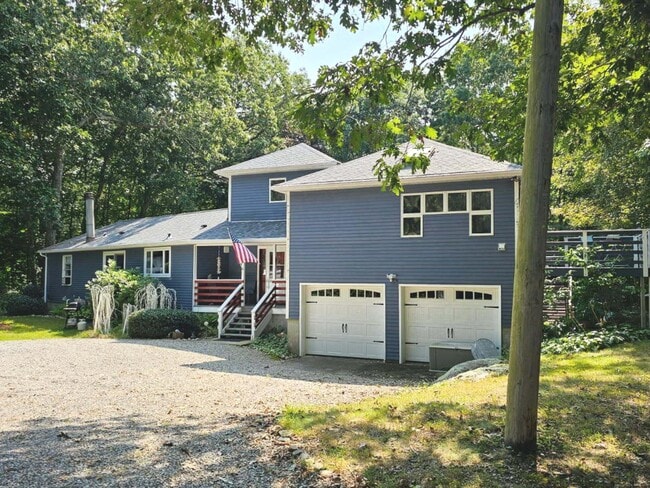 Building Photo - 348 Noank Ledyard Rd Rental