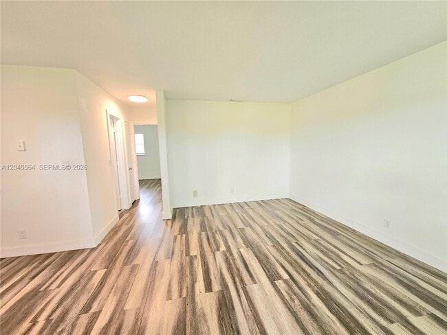 Photo - 5180 NE 6th Ave Unidad 621