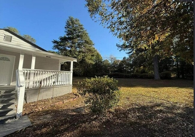 Photo - 221 Sheppard Pl