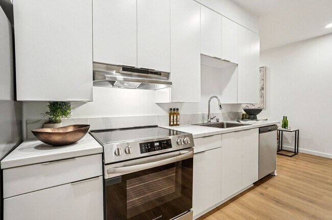 8733 Reading Ave - The Stride