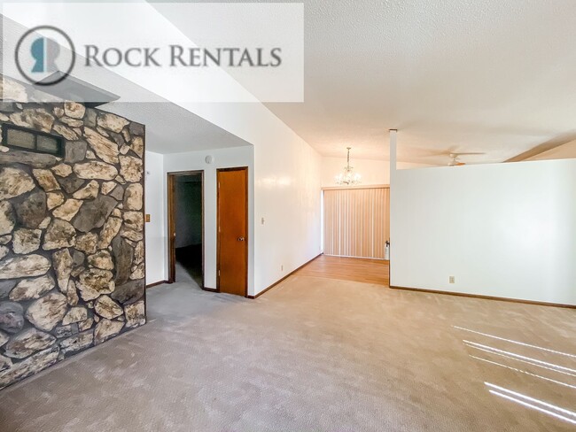 Photo - 2 Bed 2 Bath Duplex with Full Basement