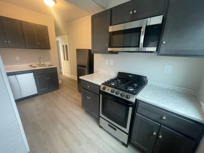 Building Photo - Avl NOW - No Fee! Modern 1BR apartment in Allston!