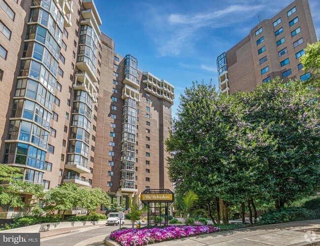 Building Photo - 1600 N Oak St Unit 1725 Rental