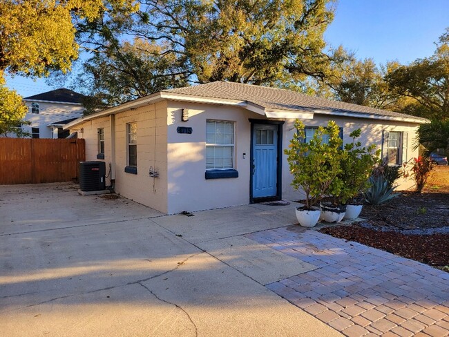 Totally remodeled South Tampa home! - Totally remodeled South Tampa home!