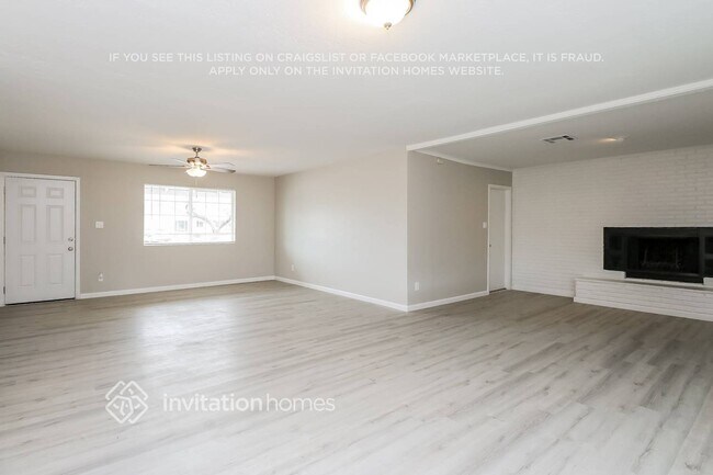 Photo - 427 E Riviera Dr