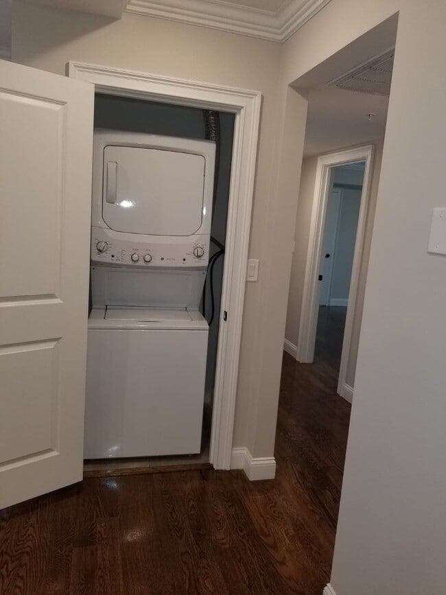 Photo - 43 Oak St Unit 1