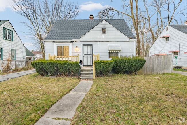 Building Photo - 3 bedroom bungalow $1300/month Rental