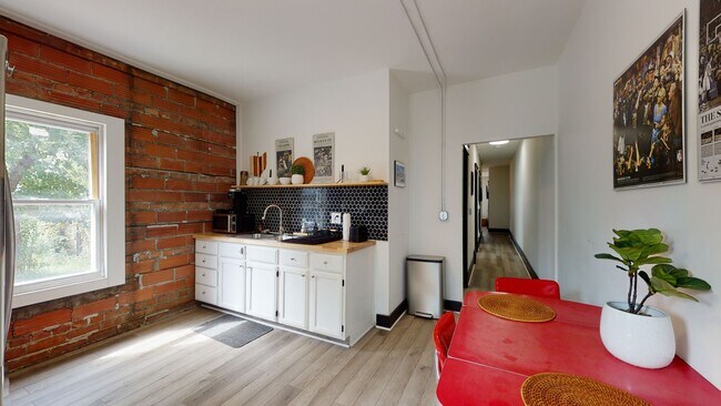 Photo - Gordon Square