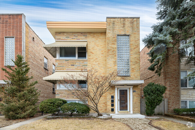 Building Photo - 2 Bedroom Apartment for Rent: Berwyn, IL Unit 2