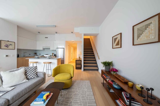 Photo - 10 Halletts Point