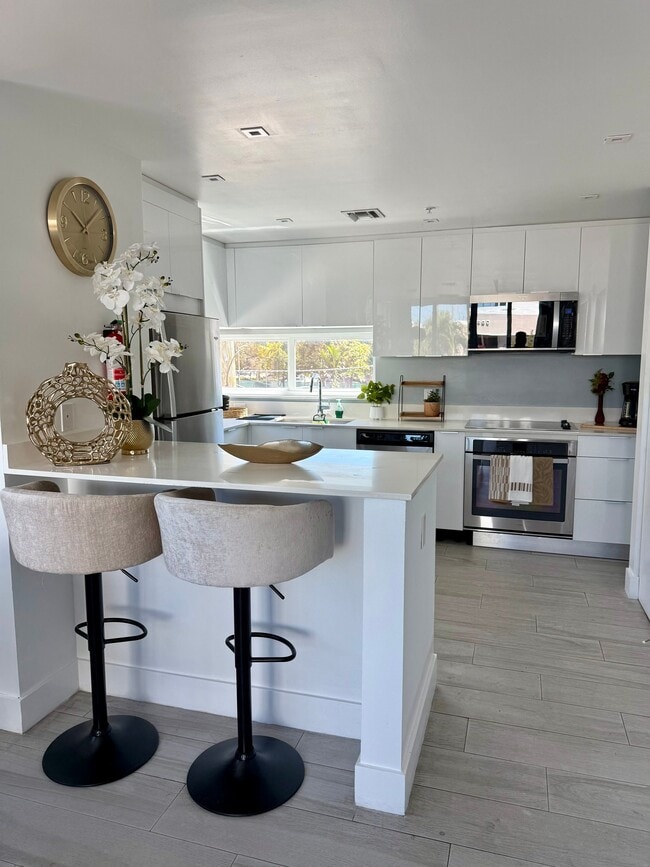 Photo - 8143 Harding Ave