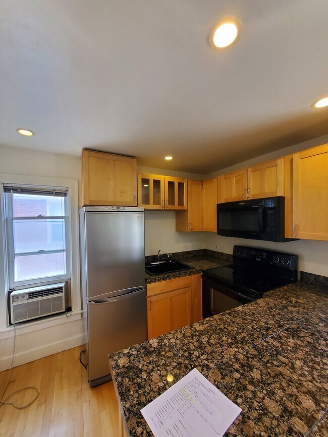 402 Maxwell Ave Unit 3